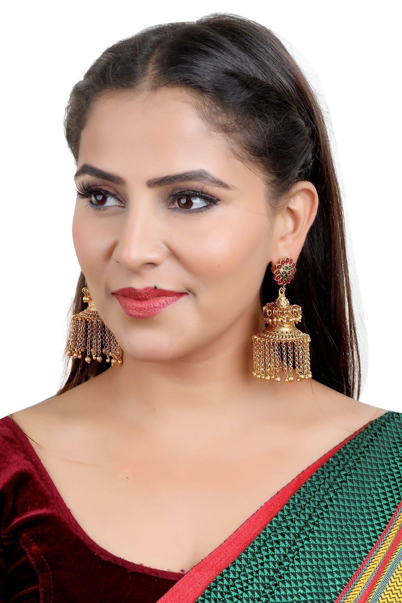 Rupali Ganguly radiates elegance in a red saree – OTTplay